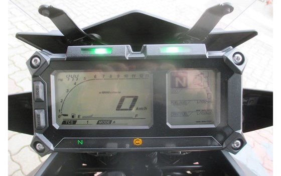 Umgebautes Motorrad Yamaha Tracer 900 von Motor-Bike - Bild 12 Umgebautes Motorrad Yamaha Tracer 900 von Motor-Bike - Bild 12