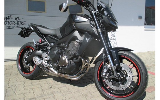 Umgebautes Motorrad Yamaha MT-09 von Motor-Bike - Bild 1 Umgebautes Motorrad Yamaha MT-09 von Motor-Bike - Bild 1
