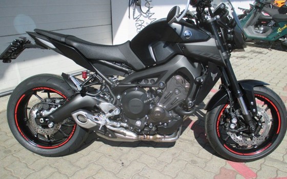 Umgebautes Motorrad Yamaha MT-09 von Motor-Bike - Bild 2 Umgebautes Motorrad Yamaha MT-09 von Motor-Bike - Bild 2