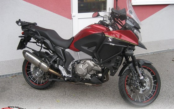 Umgebautes Motorrad Honda VFR1200X Crosstourer von Kevin Auer Bike Performance GmbH - Bild 1