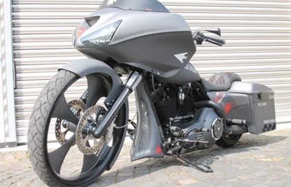 Harley-Davidson Road Glide FLTR Custom Bike