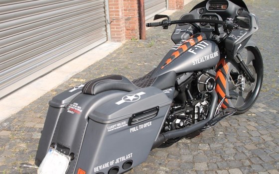 Umgebautes Motorrad Harley-Davidson Road Glide FLTR von X-Trem Custombikes - Bild 30 Umgebautes Motorrad Harley-Davidson Road Glide FLTR von X-Trem Custombikes - Bild 30