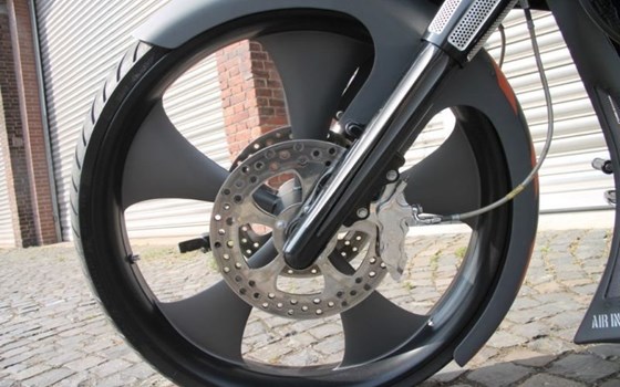 Umgebautes Motorrad Harley-Davidson Road Glide FLTR von X-Trem Custombikes - Bild 5 Umgebautes Motorrad Harley-Davidson Road Glide FLTR von X-Trem Custombikes - Bild 5