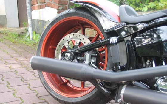 Umgebautes Motorrad Harley-Davidson Softail Breakout FXSB von X-Trem Custombikes - Bild 14 Umgebautes Motorrad Harley-Davidson Softail Breakout FXSB von X-Trem Custombikes - Bild 14