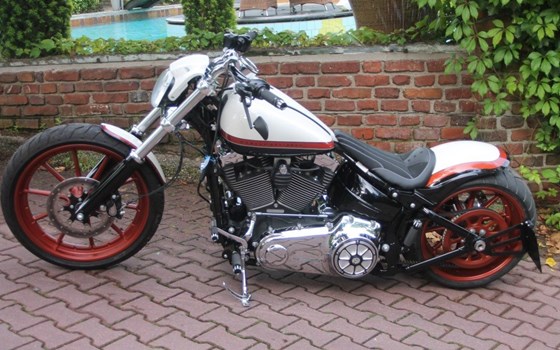 Umgebautes Motorrad Harley-Davidson Softail Breakout FXSB von X-Trem Custombikes - Bild 21 Umgebautes Motorrad Harley-Davidson Softail Breakout FXSB von X-Trem Custombikes - Bild 21
