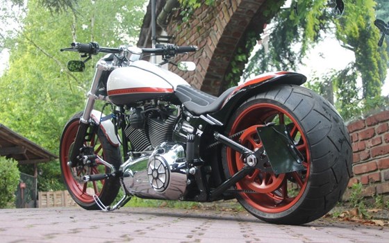 Umgebautes Motorrad Harley-Davidson Softail Breakout FXSB von X-Trem Custombikes - Bild 25 Umgebautes Motorrad Harley-Davidson Softail Breakout FXSB von X-Trem Custombikes - Bild 25