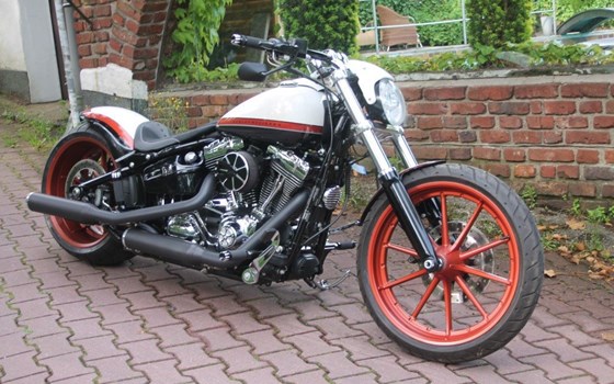 Umgebautes Motorrad Harley-Davidson Softail Breakout FXSB von X-Trem Custombikes - Bild 3 Umgebautes Motorrad Harley-Davidson Softail Breakout FXSB von X-Trem Custombikes - Bild 3