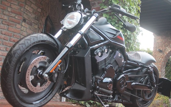 Umgebautes Motorrad Harley-Davidson V-Rod Night Rod VRSCD von X-Trem Custombikes - Bild 2 Umgebautes Motorrad Harley-Davidson V-Rod Night Rod VRSCD von X-Trem Custombikes - Bild 2