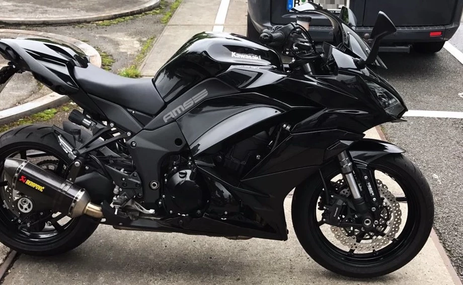 Umbgebautes Motorrad Kawasaki Z1000SX Bild 1: Umbgebautes Motorrad Kawasaki Z1000SX