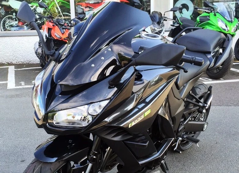 Umbgebautes Motorrad Kawasaki Z1000SX Bild 2: Umbgebautes Motorrad Kawasaki Z1000SX