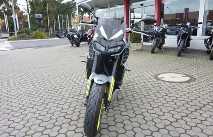 Yamaha MT-09 Custom Bike