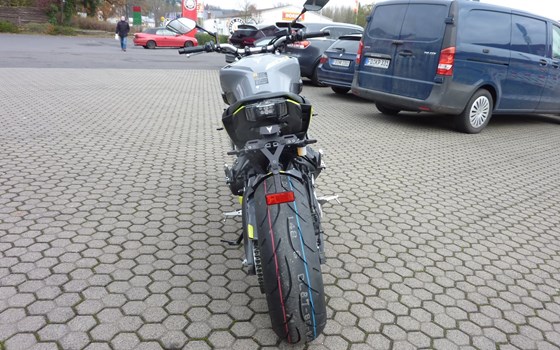 Umgebautes Motorrad Yamaha MT-09 von Zweirad-Center Zöller - Bild 5 Umgebautes Motorrad Yamaha MT-09 von Zweirad-Center Zöller - Bild 5