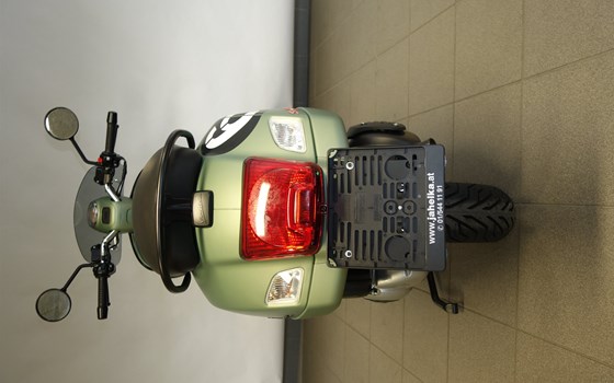 Umgebautes Motorrad Vespa GTS 300 i.e. von Jahelka Zweirad GmbH - Bild 11 Umgebautes Motorrad Vespa GTS 300 i.e. von Jahelka Zweirad GmbH - Bild 11