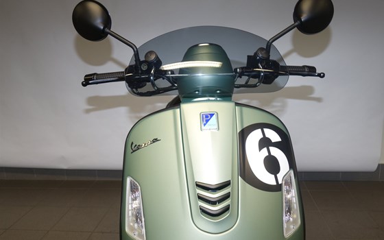 Umgebautes Motorrad Vespa GTS 300 i.e. von Jahelka Zweirad GmbH - Bild 5 Umgebautes Motorrad Vespa GTS 300 i.e. von Jahelka Zweirad GmbH - Bild 5