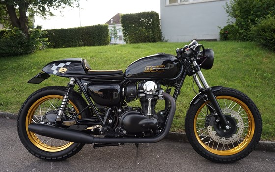 Umgebautes Motorrad Kawasaki W800 von Eichenberger Zweirad-Sport - Bild 1 Umgebautes Motorrad Kawasaki W800 von Eichenberger Zweirad-Sport - Bild 1