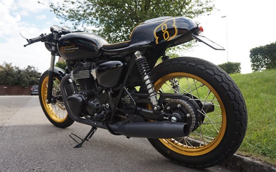 Umgebautes Motorrad Kawasaki W800 von Eichenberger Zweirad-Sport - Bild 10 Umgebautes Motorrad Kawasaki W800 von Eichenberger Zweirad-Sport - Bild 10