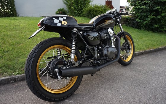 Umgebautes Motorrad Kawasaki W800 von Eichenberger Zweirad-Sport - Bild 4 Umgebautes Motorrad Kawasaki W800 von Eichenberger Zweirad-Sport - Bild 4