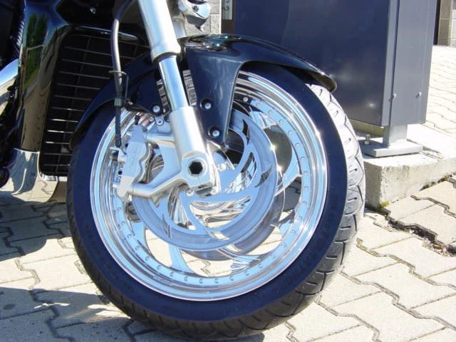 Umbgebautes Motorrad Suzuki Intruder M1800R Bild 2: Umbgebautes Motorrad Suzuki Intruder M1800R