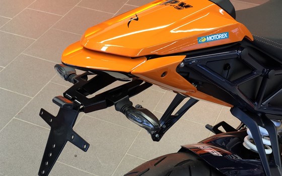 Umgebautes Motorrad KTM 1290 Super Duke R von Biker`s Point Fuchs GmbH & Co. KG - Bild 13 Umgebautes Motorrad KTM 1290 Super Duke R von Biker`s Point Fuchs GmbH & Co. KG - Bild 13