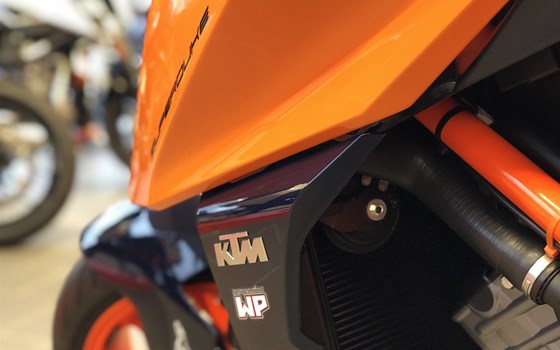 Umgebautes Motorrad KTM 1290 Super Duke R von Biker`s Point Fuchs GmbH & Co. KG - Bild 18 Umgebautes Motorrad KTM 1290 Super Duke R von Biker`s Point Fuchs GmbH & Co. KG - Bild 18