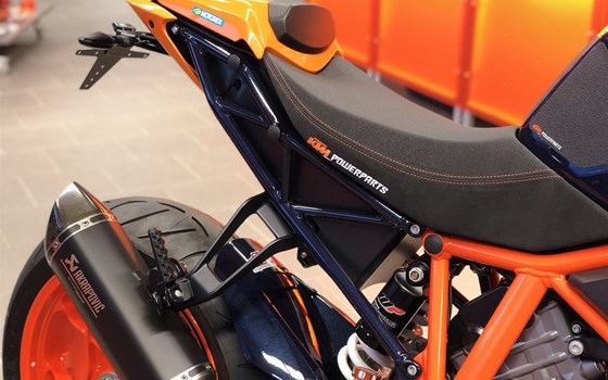 Umgebautes Motorrad KTM 1290 Super Duke R von Biker`s Point Fuchs GmbH & Co. KG - Bild 19 Umgebautes Motorrad KTM 1290 Super Duke R von Biker`s Point Fuchs GmbH & Co. KG - Bild 19