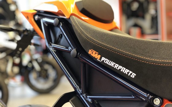 Umgebautes Motorrad KTM 1290 Super Duke R von Biker`s Point Fuchs GmbH & Co. KG - Bild 20 Umgebautes Motorrad KTM 1290 Super Duke R von Biker`s Point Fuchs GmbH & Co. KG - Bild 20