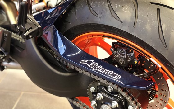 Umgebautes Motorrad KTM 1290 Super Duke R von Biker`s Point Fuchs GmbH & Co. KG - Bild 22 Umgebautes Motorrad KTM 1290 Super Duke R von Biker`s Point Fuchs GmbH & Co. KG - Bild 22