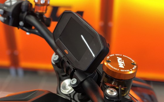 Umgebautes Motorrad KTM 1290 Super Duke R von Biker`s Point Fuchs GmbH & Co. KG - Bild 25 Umgebautes Motorrad KTM 1290 Super Duke R von Biker`s Point Fuchs GmbH & Co. KG - Bild 25