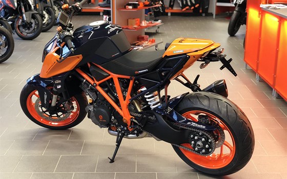 Umgebautes Motorrad KTM 1290 Super Duke R von Biker`s Point Fuchs GmbH & Co. KG - Bild 4 Umgebautes Motorrad KTM 1290 Super Duke R von Biker`s Point Fuchs GmbH & Co. KG - Bild 4