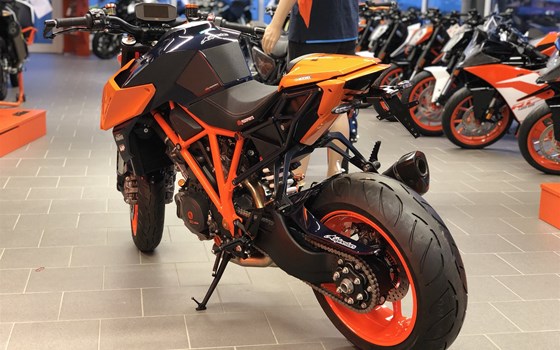 Umgebautes Motorrad KTM 1290 Super Duke R von Biker`s Point Fuchs GmbH & Co. KG - Bild 5 Umgebautes Motorrad KTM 1290 Super Duke R von Biker`s Point Fuchs GmbH & Co. KG - Bild 5