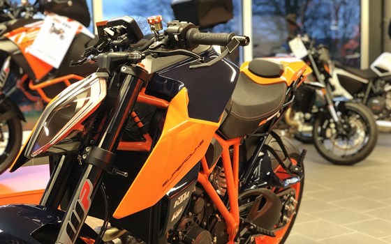 Umgebautes Motorrad KTM 1290 Super Duke R von Biker`s Point Fuchs GmbH & Co. KG - Bild 6 Umgebautes Motorrad KTM 1290 Super Duke R von Biker`s Point Fuchs GmbH & Co. KG - Bild 6