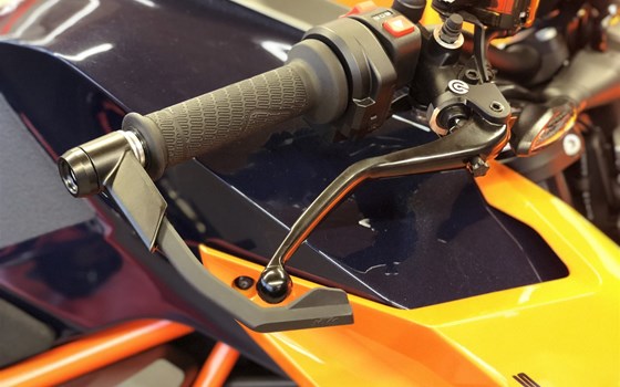 Umgebautes Motorrad KTM 1290 Super Duke R von Biker`s Point Fuchs GmbH & Co. KG - Bild 7 Umgebautes Motorrad KTM 1290 Super Duke R von Biker`s Point Fuchs GmbH & Co. KG - Bild 7