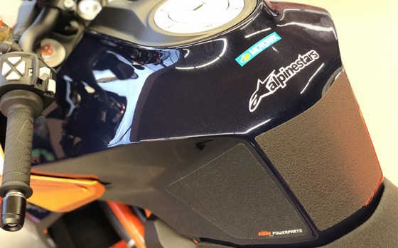 Umgebautes Motorrad KTM 1290 Super Duke R von Biker`s Point Fuchs GmbH & Co. KG - Bild 8 Umgebautes Motorrad KTM 1290 Super Duke R von Biker`s Point Fuchs GmbH & Co. KG - Bild 8