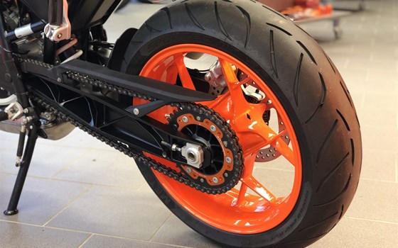 Umgebautes Motorrad KTM 690 Duke von Biker`s Point Fuchs GmbH & Co. KG - Bild 19 Umgebautes Motorrad KTM 690 Duke von Biker`s Point Fuchs GmbH & Co. KG - Bild 19