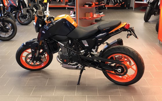 Umgebautes Motorrad KTM 690 Duke von Biker`s Point Fuchs GmbH & Co. KG - Bild 5 Umgebautes Motorrad KTM 690 Duke von Biker`s Point Fuchs GmbH & Co. KG - Bild 5