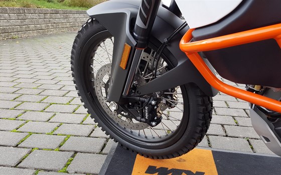 Umgebautes Motorrad KTM 1090 Adventure R von Biker`s Point Fuchs GmbH & Co. KG - Bild 10 Umgebautes Motorrad KTM 1090 Adventure R von Biker`s Point Fuchs GmbH & Co. KG - Bild 10