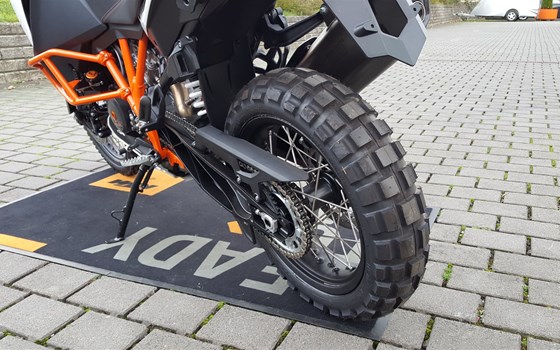 Umgebautes Motorrad KTM 1090 Adventure R von Biker`s Point Fuchs GmbH & Co. KG - Bild 11 Umgebautes Motorrad KTM 1090 Adventure R von Biker`s Point Fuchs GmbH & Co. KG - Bild 11