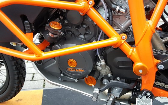 Umgebautes Motorrad KTM 1090 Adventure R von Biker`s Point Fuchs GmbH & Co. KG - Bild 13 Umgebautes Motorrad KTM 1090 Adventure R von Biker`s Point Fuchs GmbH & Co. KG - Bild 13