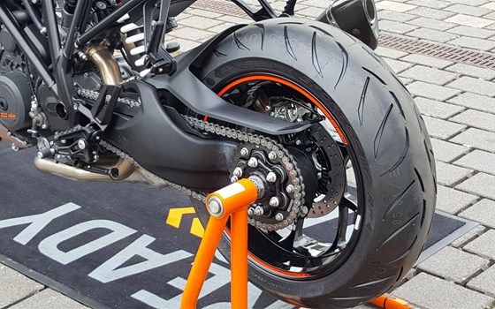 Umgebautes Motorrad KTM 1290 Super Duke R von Biker`s Point Fuchs GmbH & Co. KG - Bild 11 Umgebautes Motorrad KTM 1290 Super Duke R von Biker`s Point Fuchs GmbH & Co. KG - Bild 11