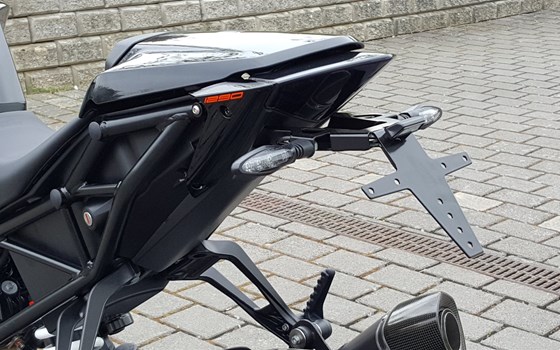 Umgebautes Motorrad KTM 1290 Super Duke R von Biker`s Point Fuchs GmbH & Co. KG - Bild 12 Umgebautes Motorrad KTM 1290 Super Duke R von Biker`s Point Fuchs GmbH & Co. KG - Bild 12