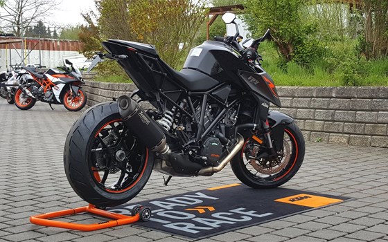 Umgebautes Motorrad KTM 1290 Super Duke R von Biker`s Point Fuchs GmbH & Co. KG - Bild 5 Umgebautes Motorrad KTM 1290 Super Duke R von Biker`s Point Fuchs GmbH & Co. KG - Bild 5