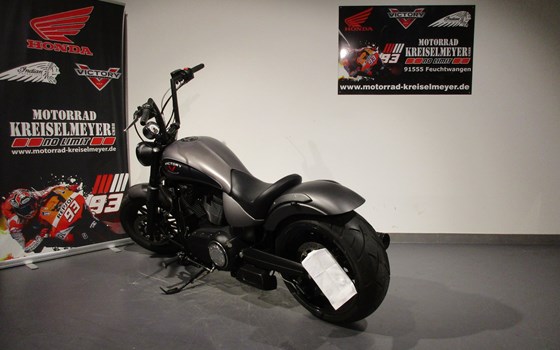 Umgebautes Motorrad Victory Gunner von Motorrad Kreiselmeyer GmbH - Bild 5 Umgebautes Motorrad Victory Gunner von Motorrad Kreiselmeyer GmbH - Bild 5