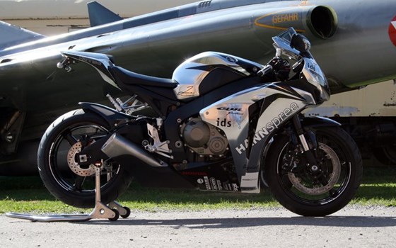 Umgebautes Motorrad Honda CBR 900 RR Fireblade von Big Point Motorradhandels GmbH & CO. KG - Bild 3