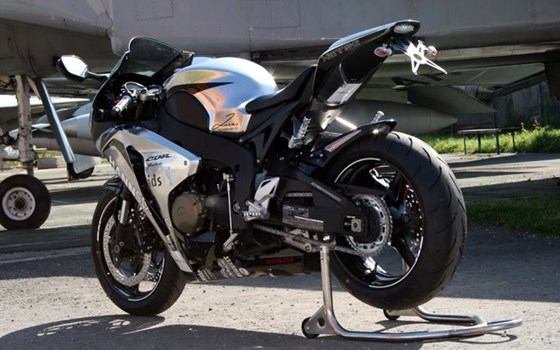 Umgebautes Motorrad Honda CBR 900 RR Fireblade von Big Point Motorradhandels GmbH & CO. KG - Bild 5