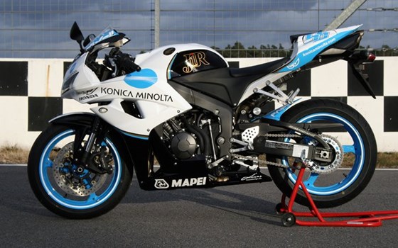 Umgebautes Motorrad Honda CBR 600 F von Big Point Motorradhandels GmbH & CO. KG - Bild 3 Umgebautes Motorrad Honda CBR 600 F von Big Point Motorradhandels GmbH & CO. KG - Bild 3