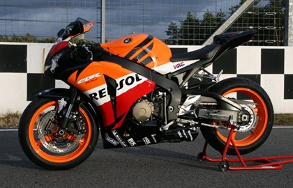 Honda CBR 900 RR Fireblade Custom Bike