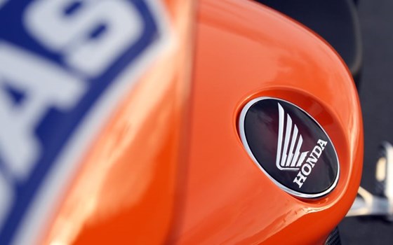 Umgebautes Motorrad Honda CBR 900 RR Fireblade von Big Point Motorradhandels GmbH & CO. KG - Bild 9