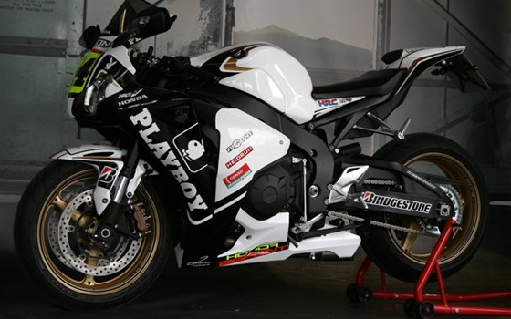 Umgebautes Motorrad Honda CBR1000RR Fireblade von Big Point Motorradhandels GmbH & CO. KG - Bild 1 Umgebautes Motorrad Honda CBR1000RR Fireblade von Big Point Motorradhandels GmbH & CO. KG - Bild 1