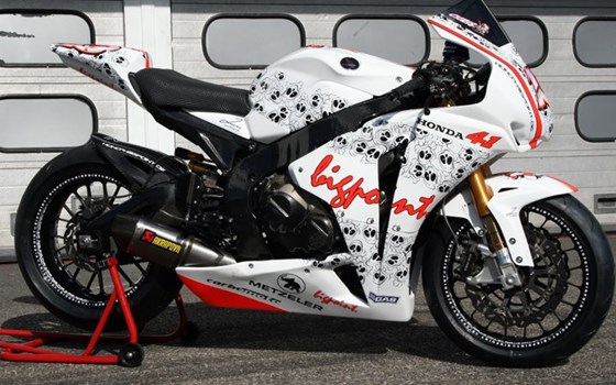 Umgebautes Motorrad Honda CBR1000RR Fireblade von Big Point Motorradhandels GmbH & CO. KG - Bild 3 Umgebautes Motorrad Honda CBR1000RR Fireblade von Big Point Motorradhandels GmbH & CO. KG - Bild 3