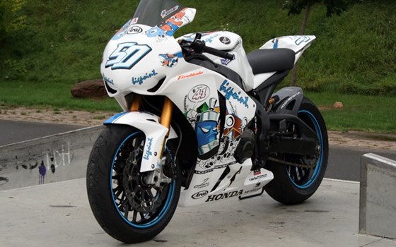 Umgebautes Motorrad Honda CBR1000RR Fireblade von Big Point Motorradhandels GmbH & CO. KG - Bild 3 Umgebautes Motorrad Honda CBR1000RR Fireblade von Big Point Motorradhandels GmbH & CO. KG - Bild 3